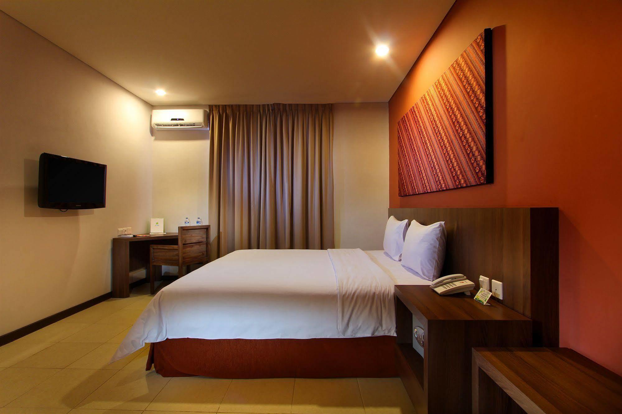 Praja Hotel Dempasar Exterior foto
